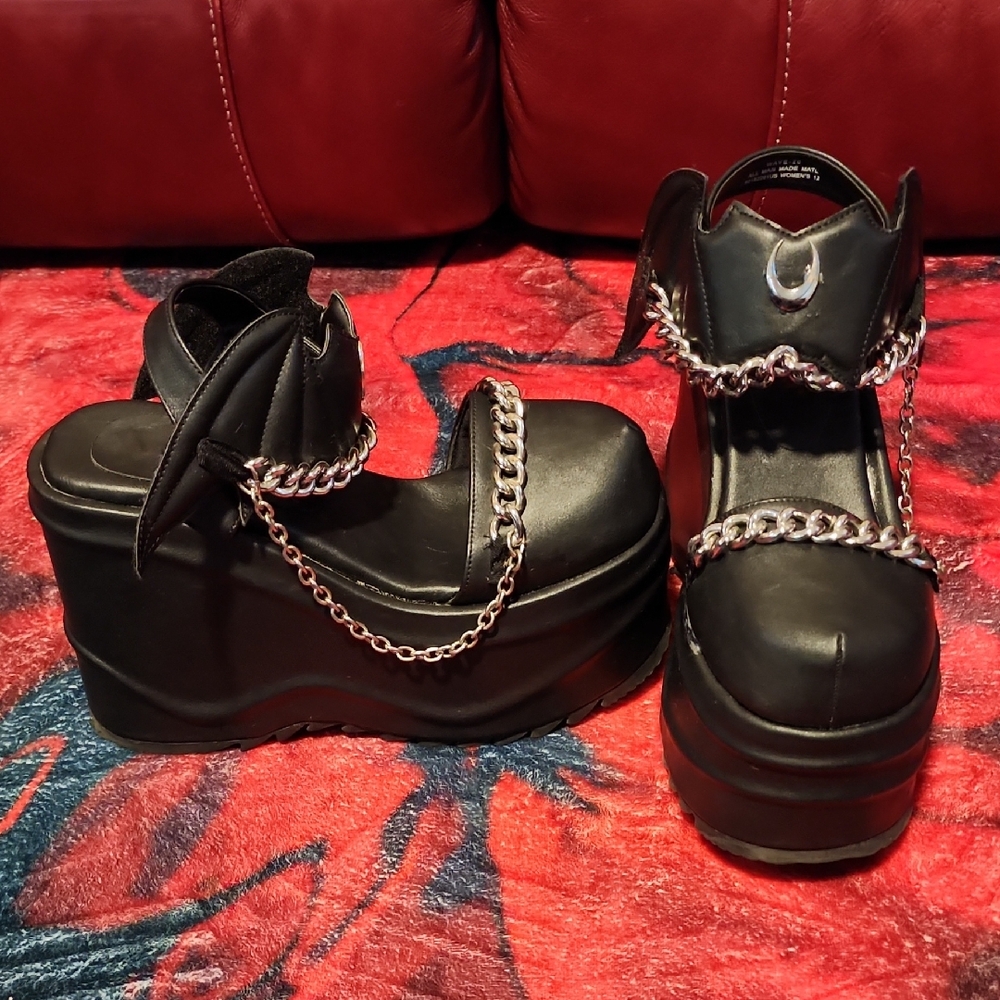 Demonia Wave 20 Platform Sandals